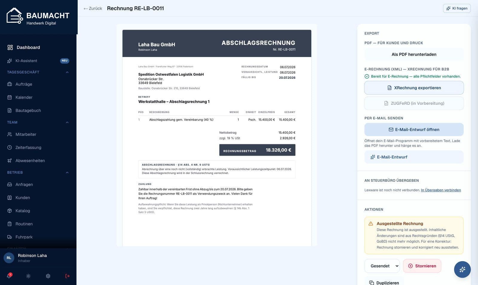 Rechnung in baumacht mit Vorschau des fertigen Dokuments, daneben PDF-Download, XRechnung-Export, E-Mail-Entwurf und die Übergabe ans Steuerbüro
